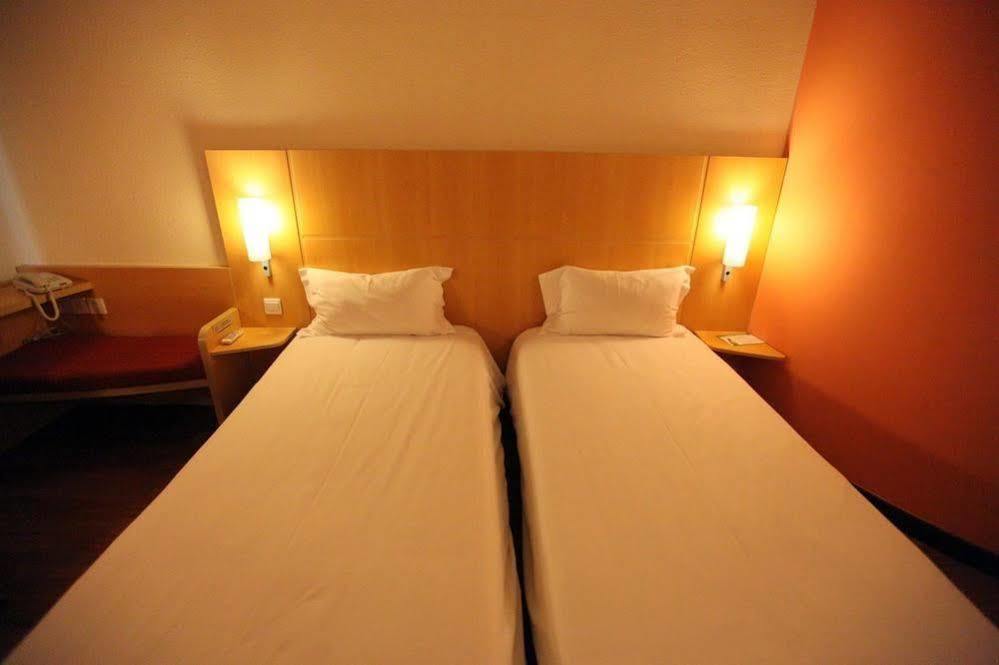 فندق نينغبوفي  فندق إيبيس نينجبو كيان هو المظهر الخارجي الصورة